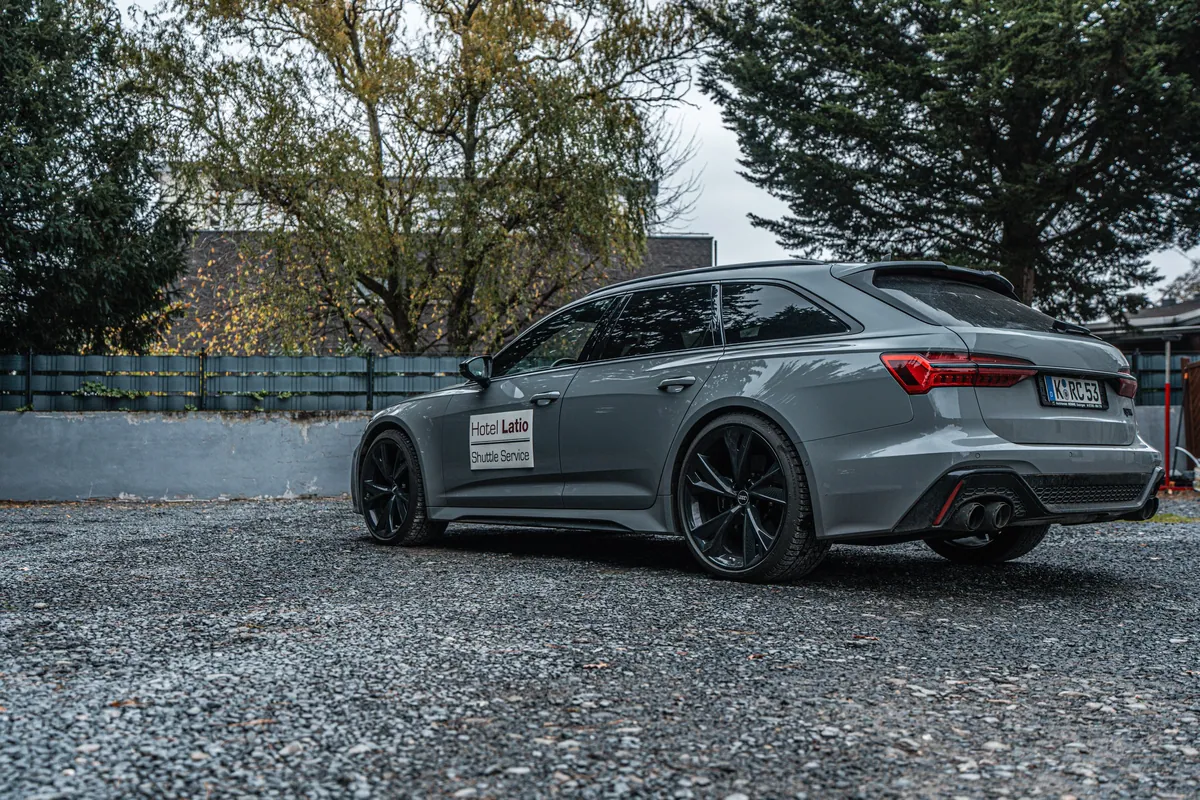 Audi RS6 von hinten