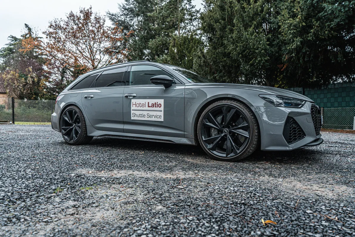 Audi RS6 des Latio Shuttle Service